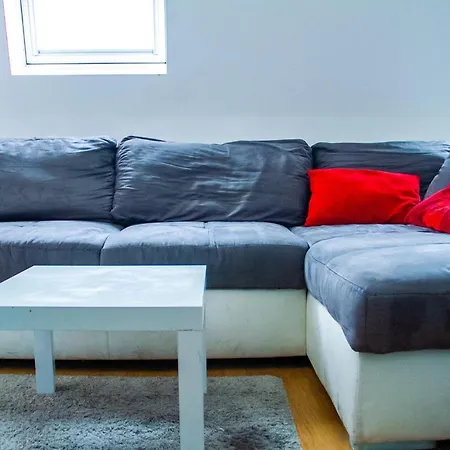 Charming Studio Near Louvres Apartment